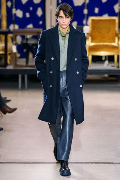 Look 1